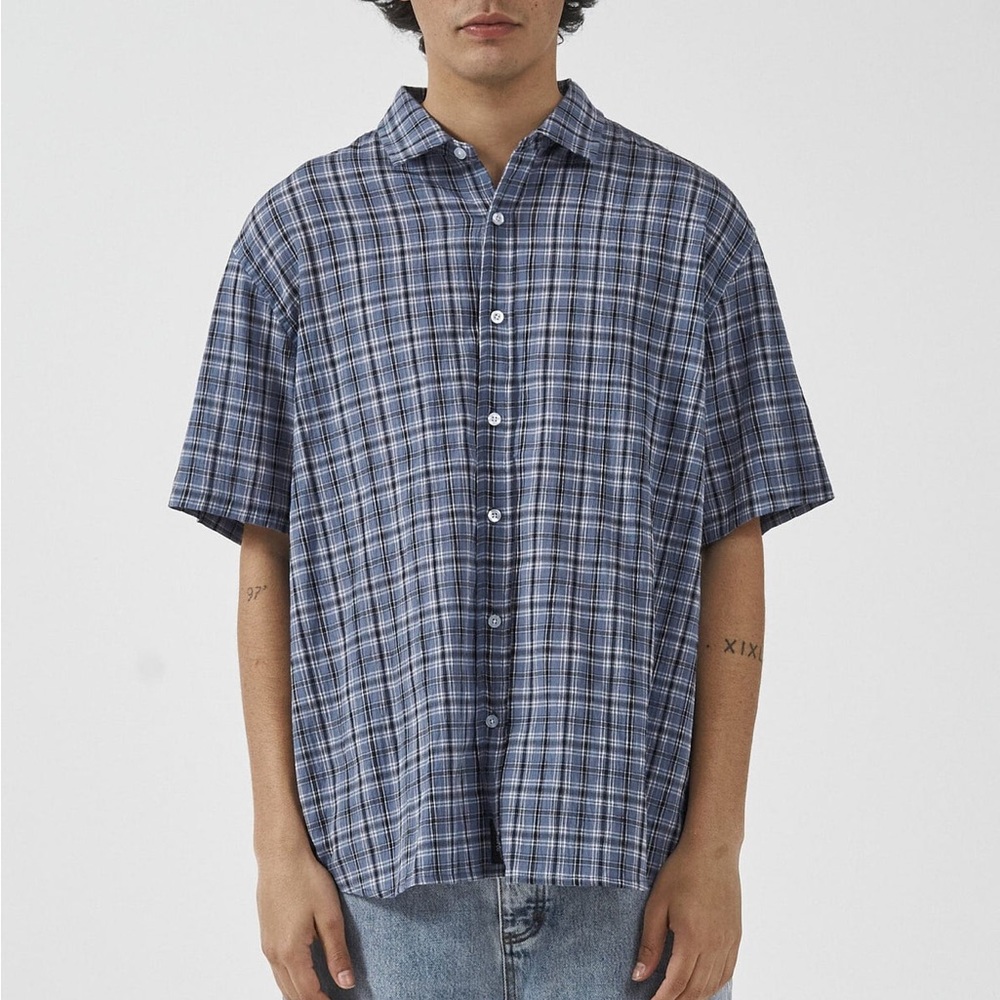 GUESS shirt plaid blue white short sleeves
